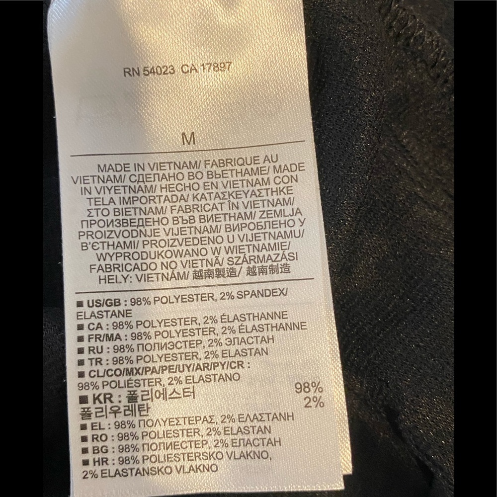 🖤Banana Republic • black top • M •EUC - Picture 2 of 4